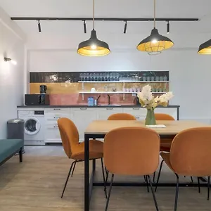 Brand New Flat For 8 People, 3 Bedrooms Apartment