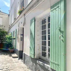 2 Pieces Montmartre Paris