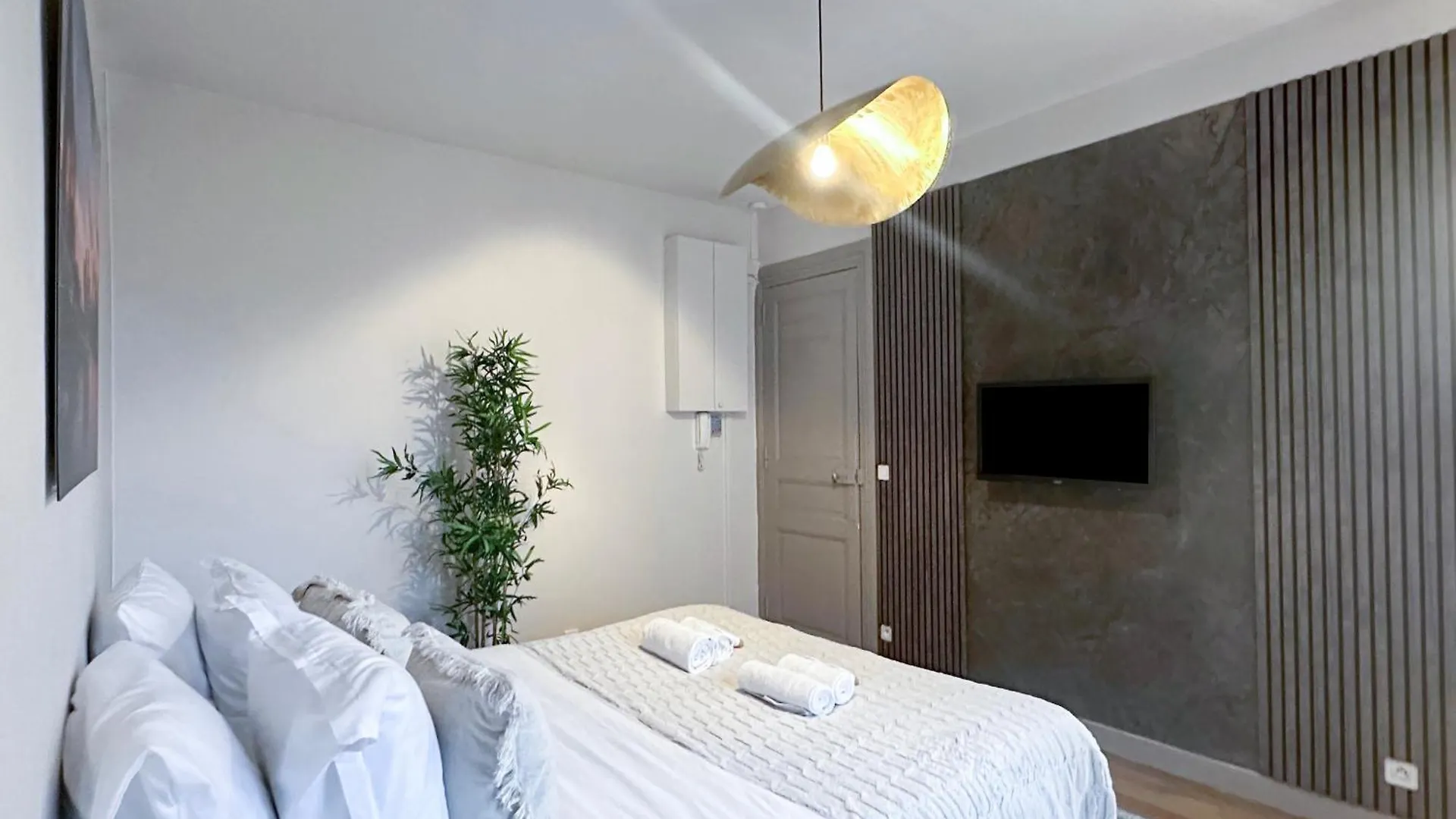 Cozy Apartments Near The Sorbonne Paris