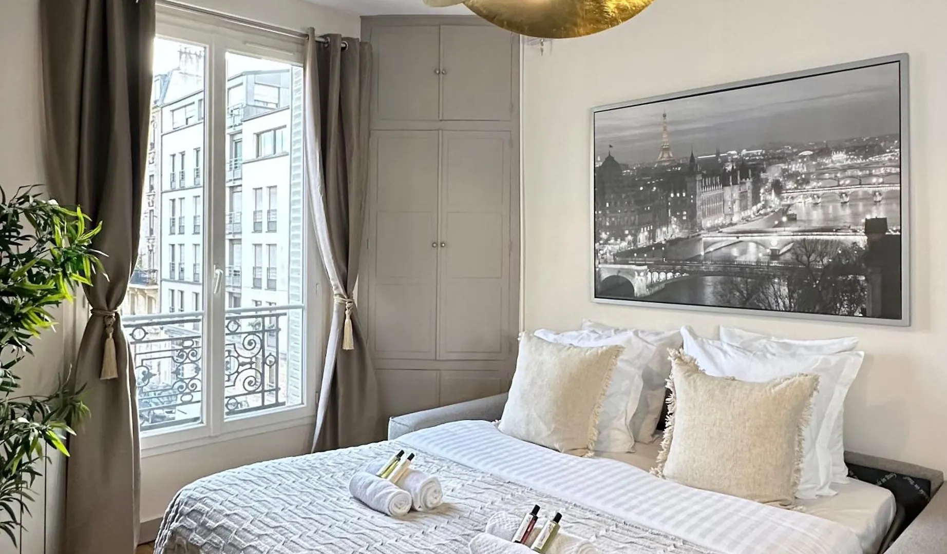 Cozy Apartments Near The Sorbonne Paris